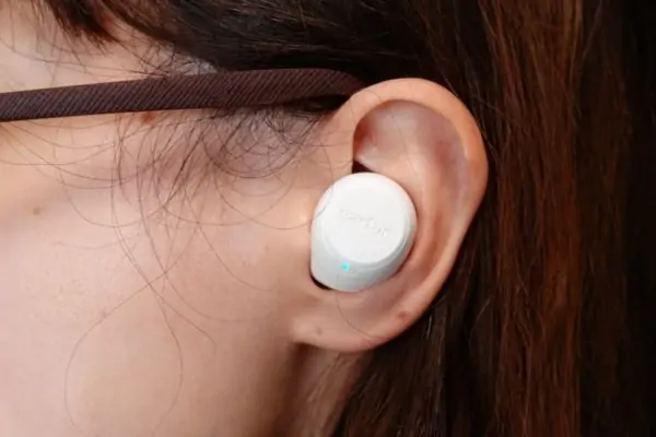 EarFun Free 装着画像