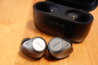 Jabra Elite 75t レビュー】ノイズキャンセリングにも対応！通話