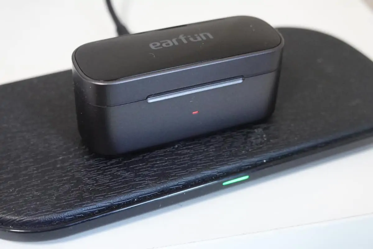 EarFun Free Proはワイヤレス充電にも対応
