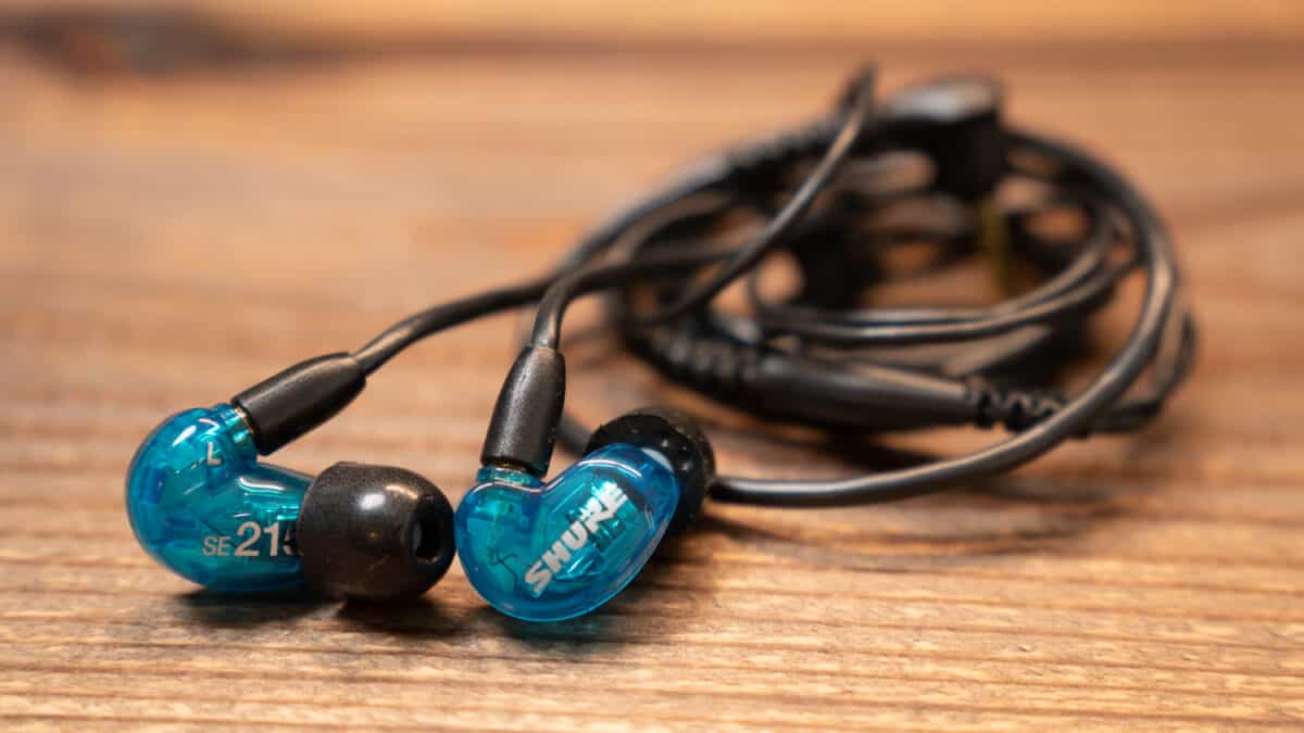 SHURE SE215 リケーブル品 本体 音質良好！おまけ 予備ケーブル ...