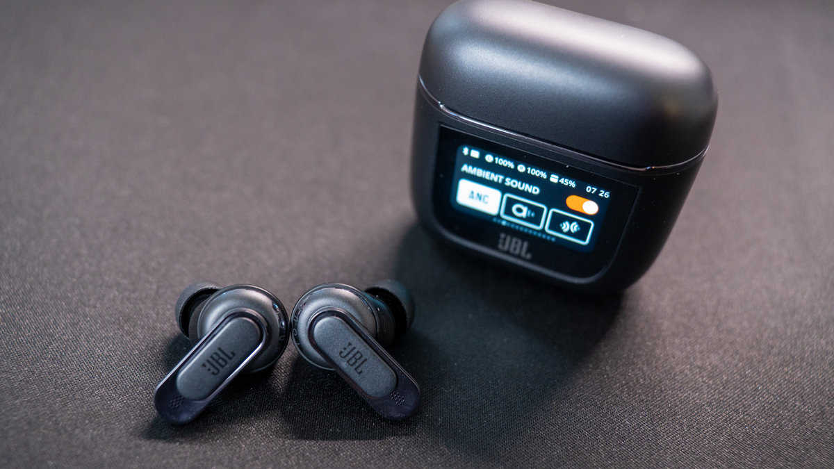 JBL TOUR PRO 2 ワイヤレスイヤホン bluetooth ブラック検討します