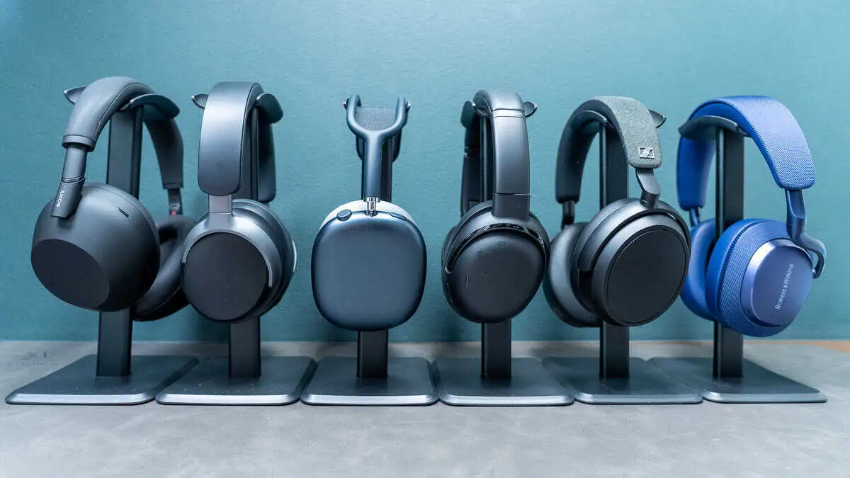 最高のワイヤレスヘッドホンはどれ？ソニー WH-1000XM6 / Bose