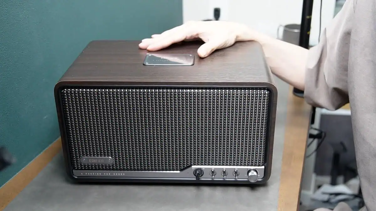 AirPlayにも対応】圧倒的臨場感のレトロBluetoothスピーカー「Edifier
