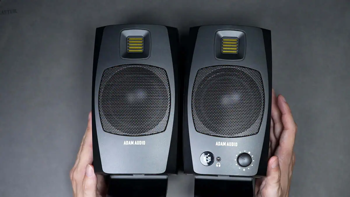 このサイズで圧倒的臨場感！PCモニタースピーカーはこれを買えば間違い