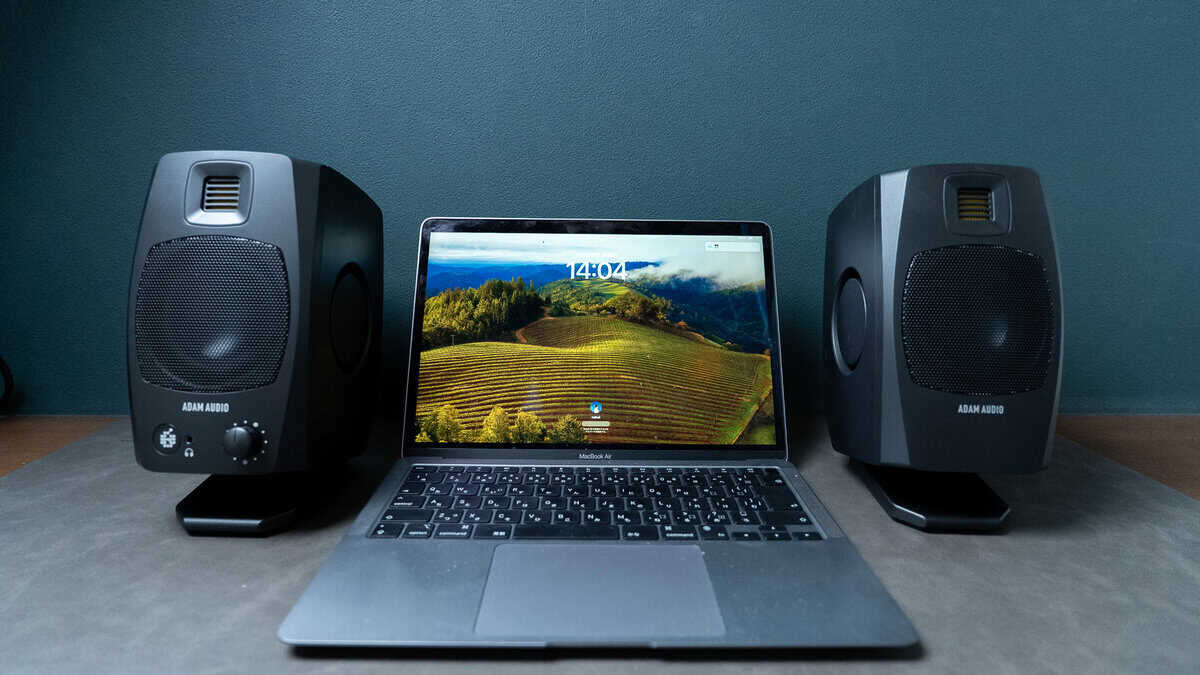 このサイズで圧倒的臨場感！PCモニタースピーカーはこれを買えば