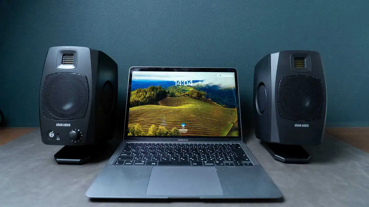 このサイズで圧倒的臨場感！PCモニタースピーカーはこれを買えば間違い