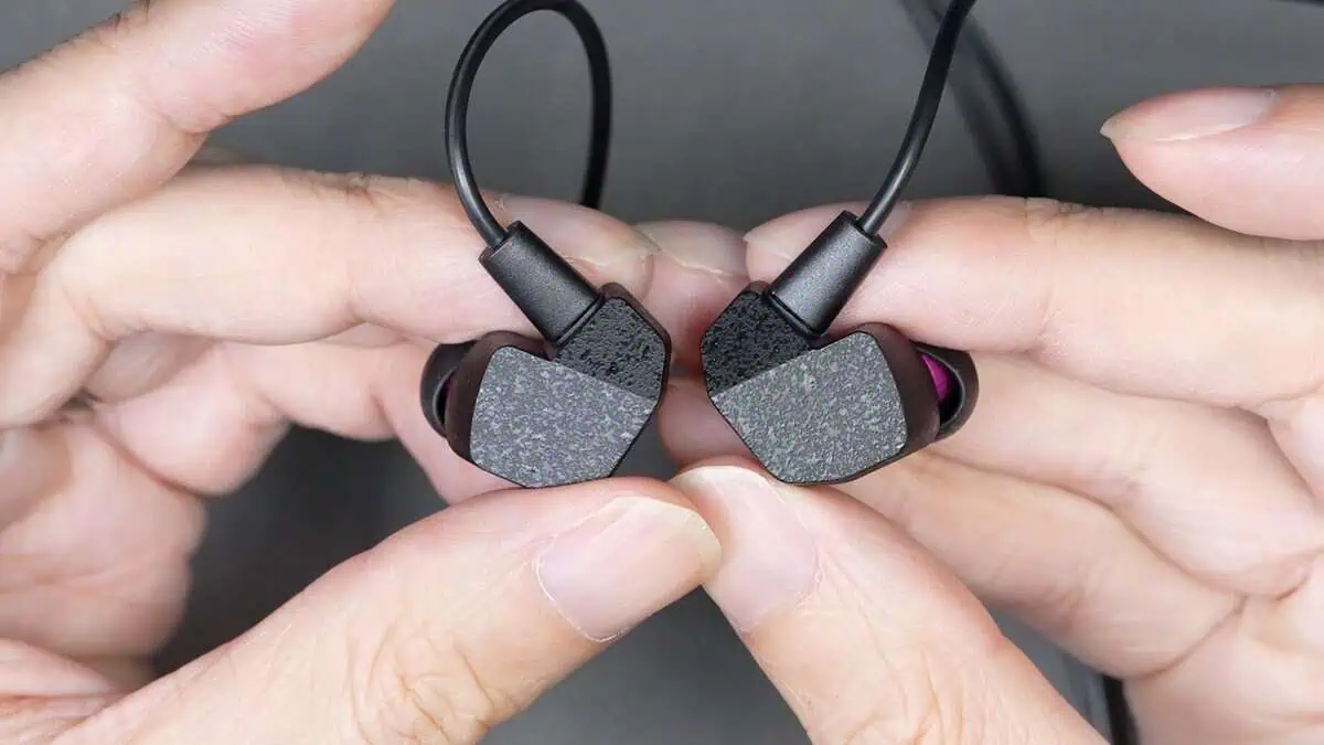 final Aシリーズなのに1万円以下！実力は上位クラス級！ 有線イヤホン