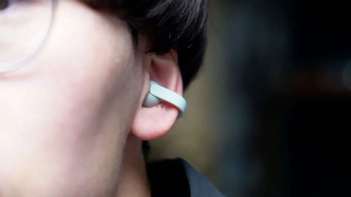 ついに出た！ソニー初のイヤーカフ型TWS「LinkBuds Clip」先行レビュー