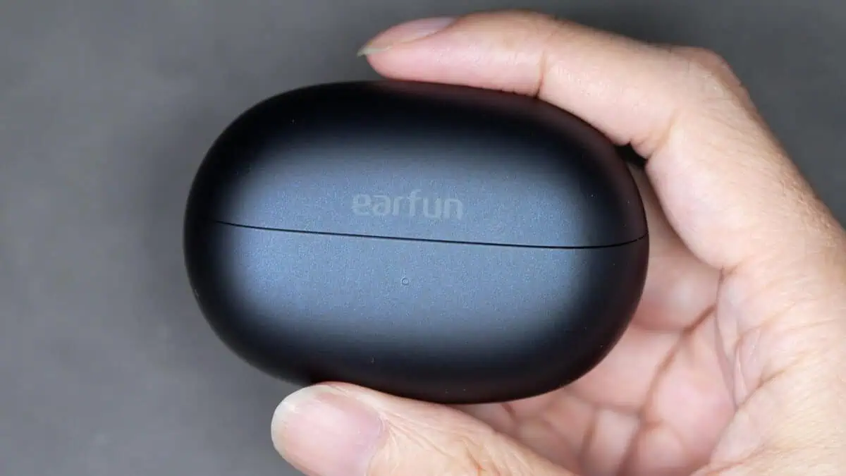 EarFun Clip 2 充電ケース
