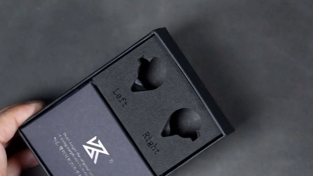 中華イヤホンの雄「KZ」の集大成！1DD＋7BAハイブリッド有線イヤホン