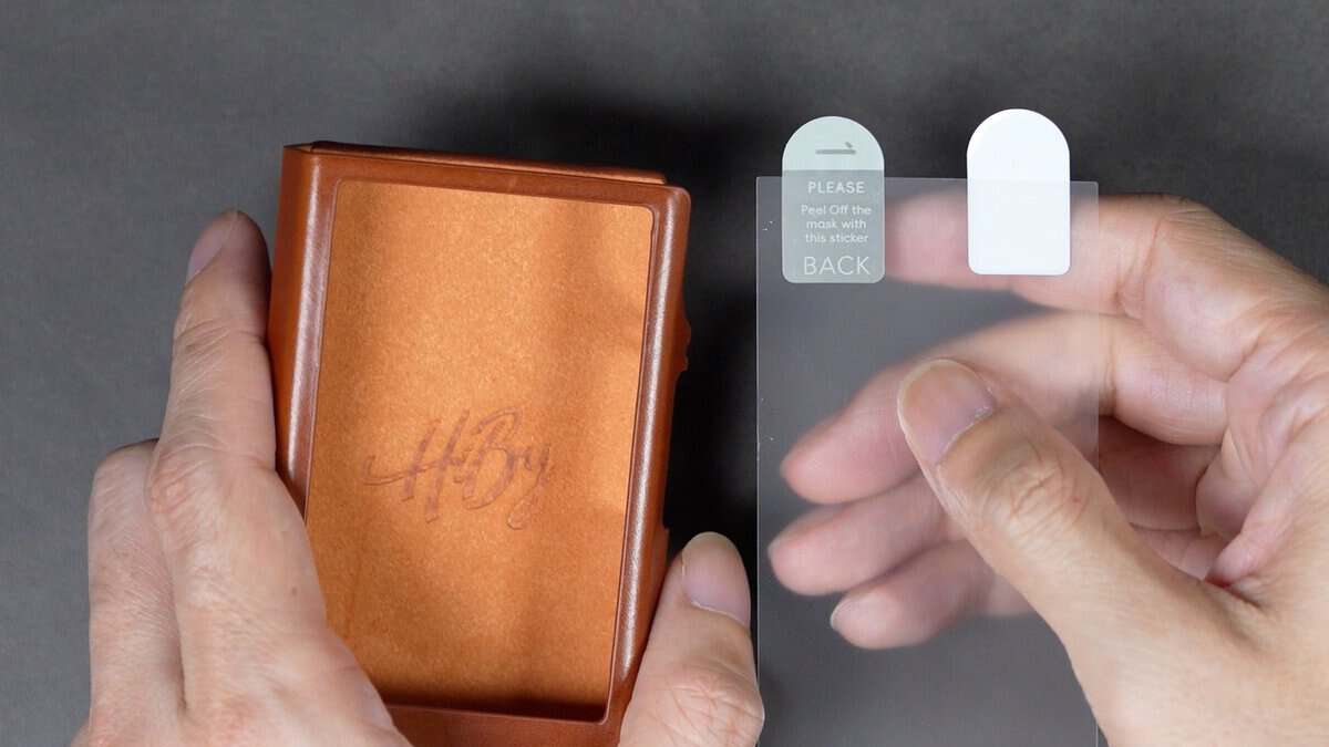 HiBy RS2 II 付属のレザーケースと保護フィルム